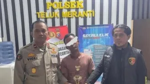 Pria di Riau Serahkan Diri ke Polisi Usai Bunuh Ayah dan Aniaya Adik