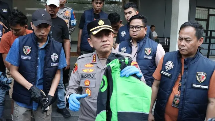 Terungkap Modus Duo Maling Motor Bersenpi di Jakbar Nyamar Jadi Ojol