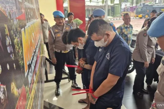 Tiga Pelaku Begal Mengaku Polisi di Nagreg Bandung Ditangkap Motor dan Ponsel Korban Dirampas - BERITA POLRI INDEPENDEN INVESTIGASI Tiga Pelaku Begal Mengaku Polisi di Nagreg Bandung Ditangkap, Motor dan Ponsel Korban Dirampas