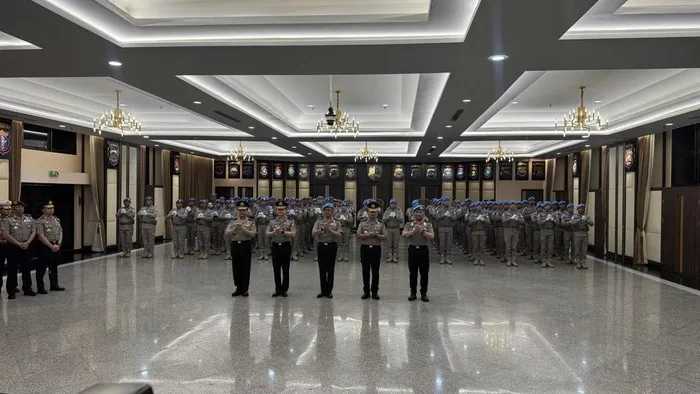 Tugas Luar Biasa Kontingen Polri Kawal Capres Afrika Tengah Saat Jalani Misi PBB - BERITA POLRI INDEPENDEN INVESTIGASI Kontingen Polri Dipercaya Kawal Kandidat Presiden Afrika Tengah dalam Misi Perdamaian PBB