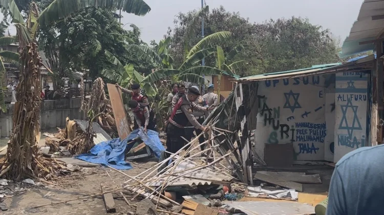 Warga Kampung Ambon Ngaku Ojol Diintimidasi karena Dituding Informan Polisi - BERITA POLRI INDEPENDEN INVESTIGASI Warga Kampung Ambon Ngaku Ojol Diintimidasi karena Dituding Informan Polisi