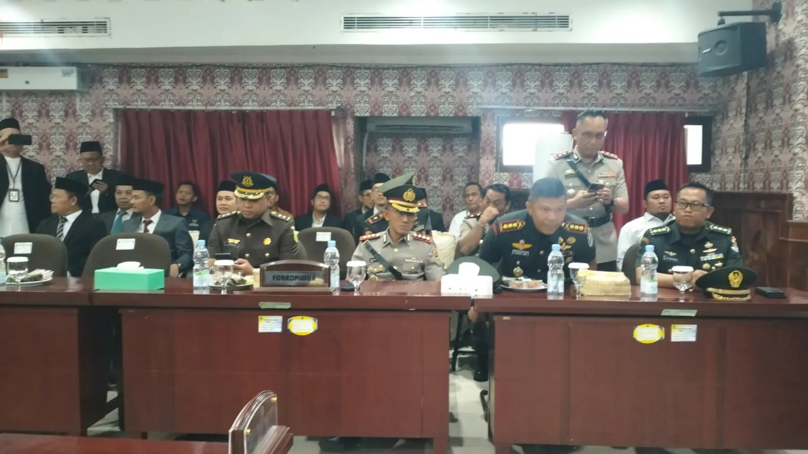 Dandim 0506/Tgr Hadiri Pelantikan Ketua DPRD Kota Tangerang - BERITA POLRI INDEPENDEN INVESTIGASI Dandim 0506/Tgr Hadiri Pelantikan Ketua DPRD Kota Tangerang
