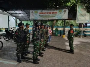 Tingkatkan Keamanan Melalui Patroli Malam, Babinsa Ajak Warga Peduli Lingkungan