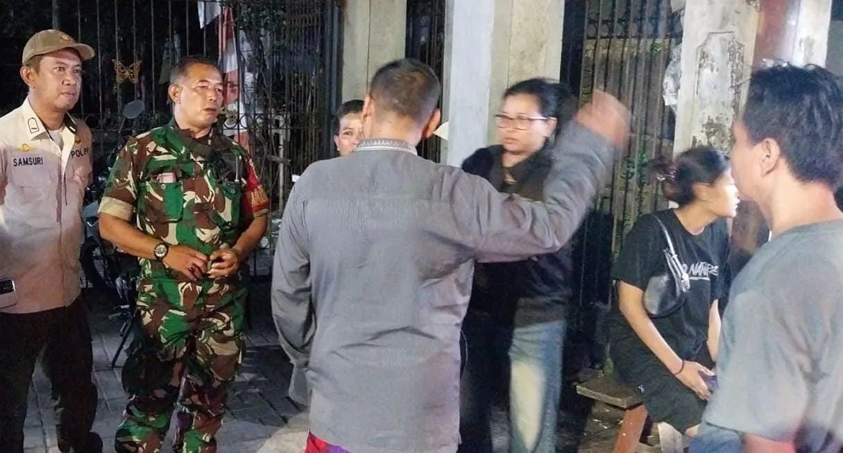 Cegah Gangguan Kamtibmas, Koramil 05/Kramatjati-Makasar Bersama Komduk Intensifkan Patroli/Siskamling