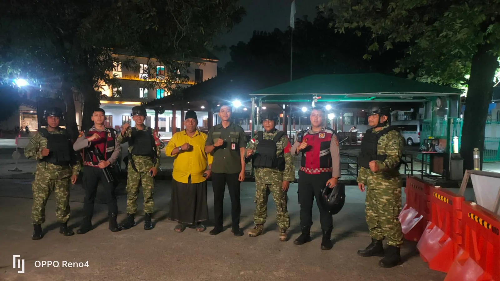 Koramil 07/Cipayung Bersama Komduk Perkuat Patroli, Antisipasi Tawuran Remaja