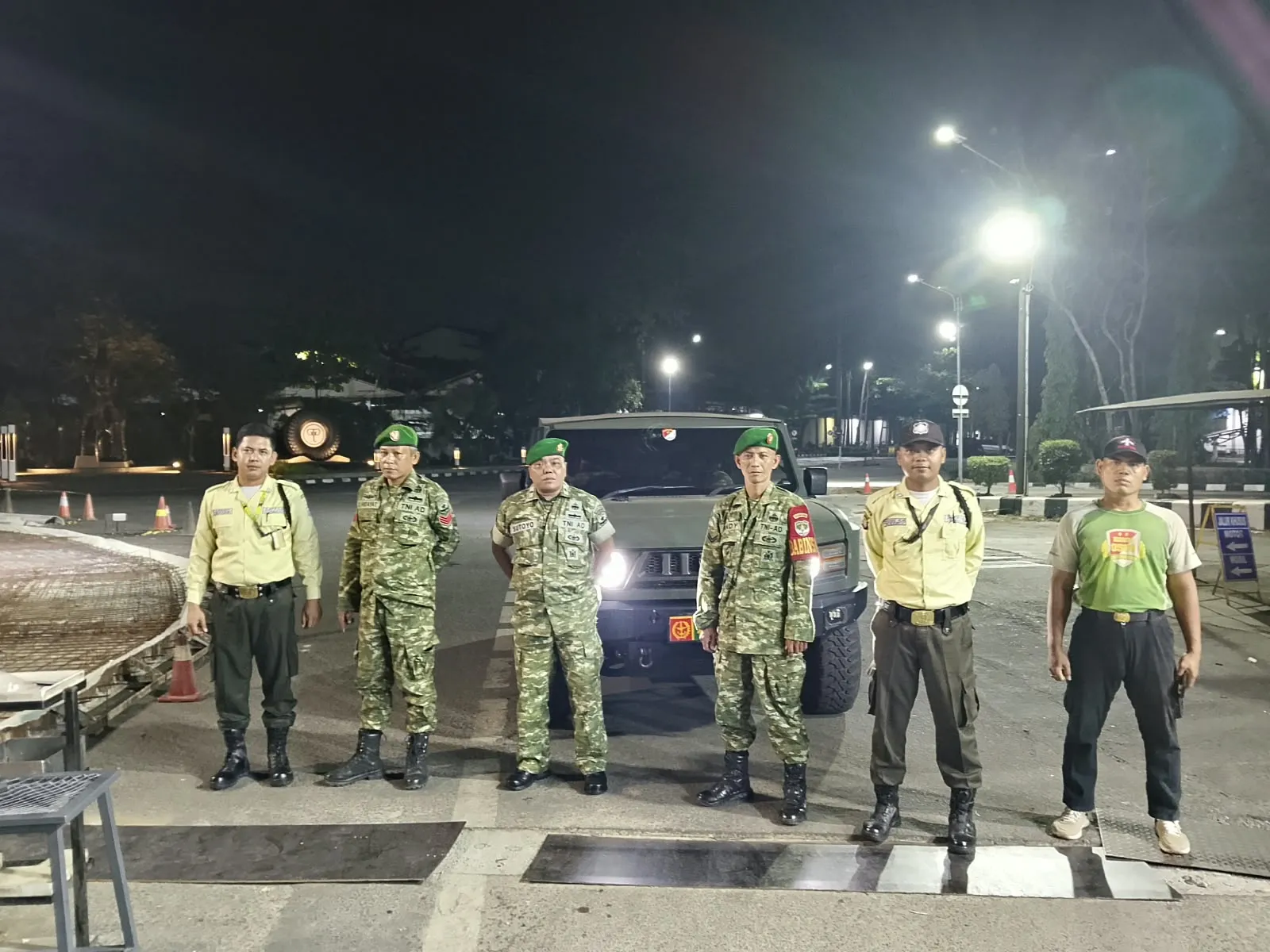 Koramil 05/Kramatjati-Makasar Gelar Patroli/Siskamling Malam Minggu Ciptakan Kamtibmas