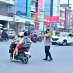 Wujudkan Polisi Bersama Masyarakat, Wakapolda Jambi dan PJU Polda Jambi Turun Langsung Gatur Lalu Lintas