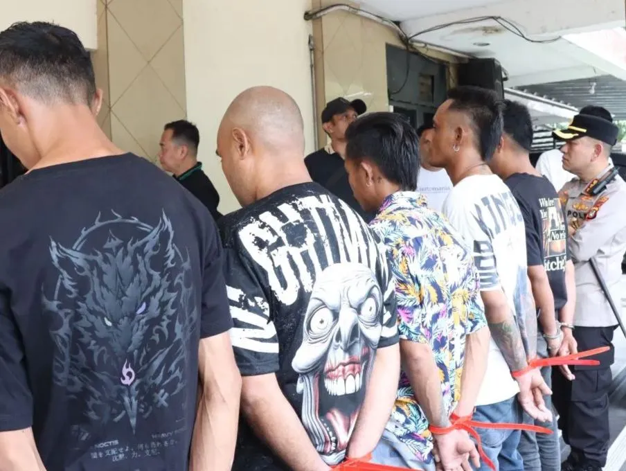 Lapor Melalui Layanan 110, Polisi Tangkap Lima Terduga Debt Collector yang Intimidasi Pengendara di Jakarta Barat