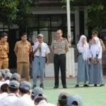Kapolres Metro Bekasi Kota Kunjungi SMKN 14, Ajak Pelajar Berani Menolak Provokasi dan Hindari Kenakalan Remaja