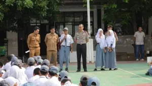 Kapolres Metro Bekasi Kota Kunjungi SMKN 14, Ajak Pelajar Berani Menolak Provokasi dan Hindari Kenakalan Remaja