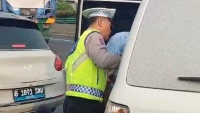 Kronologi Kecelakaan Beruntun di Tol Ancol, Mobil Listrik Wuling Tabrak Truk Kontainer dan Bus TransJakarta